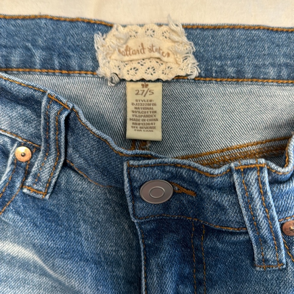Jeans - Picture 2 of 4